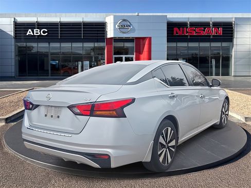 Used 2022 Nissan Altima 2.5 SV image 4