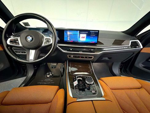 Certified 2024 BMW X7 xDrive40i w/ M Sport Package image 14