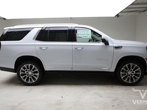 New 2026 GMC Yukon Denali w/ Sun & Power Step Package AWD/4WD image 6