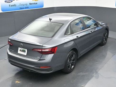 Used 2024 Volkswagen Jetta SE FWD image 25