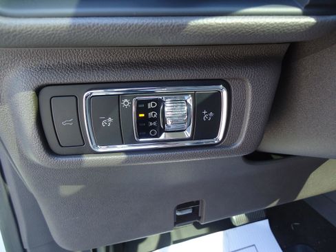 Used 2024 Lincoln Corsair Reserve w/ Equipment Group 201A AWD/4WD image 14