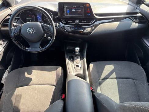 Used 2018 Toyota C-HR XLE FWD image 10