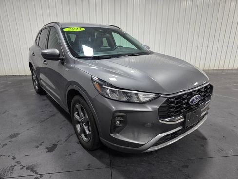 Used 2023 Ford Escape ST-Line Select AWD/4WD image 2