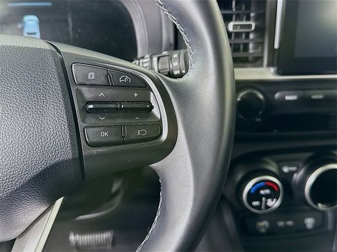 Certified 2025 Hyundai Venue SEL image 22