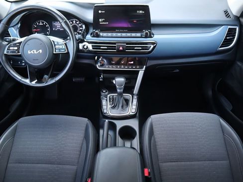 Used 2022 Kia Seltos Nightfall Edition image 13