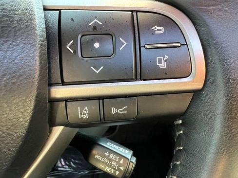 Used 2017 Lexus ES 350 image 32