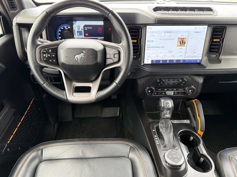 Used 2024 Ford Bronco Badlands image 14