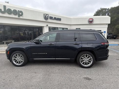 Used 2024 Jeep Grand Cherokee L Summit w/ Rear Seat Video Group I image 8