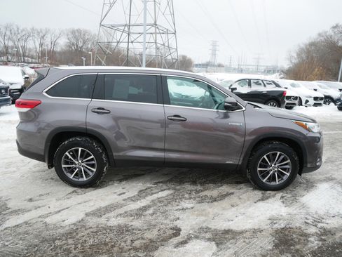 Used 2019 Toyota Highlander XLE image 8