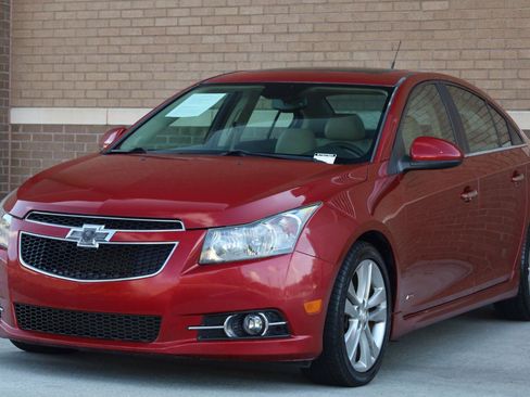 Used 2014 Chevrolet Cruze LTZ w/ Sun, Sound and Sport Package FWD image 4