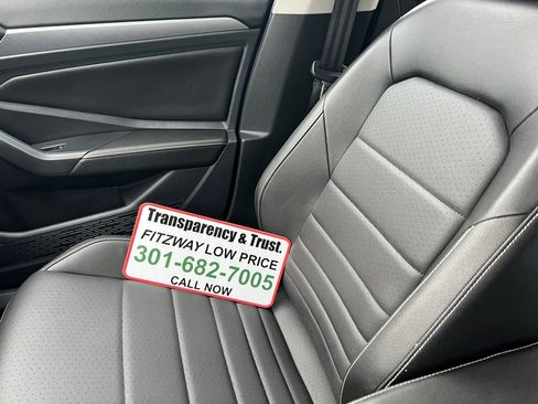 Used 2024 Volkswagen Jetta SE image 26