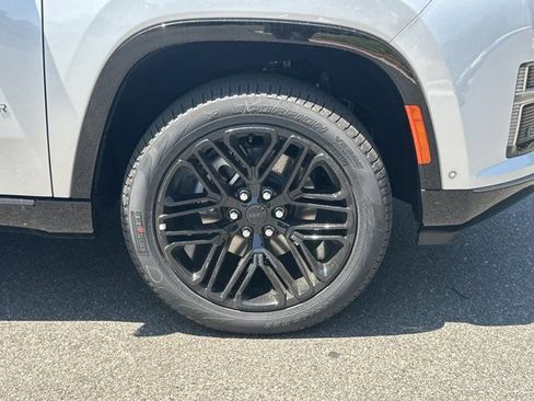 New 2026 Jeep Grand Wagoneer Limited image 13