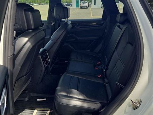 Used 2019 Porsche Cayenne AWD/4WD image 14