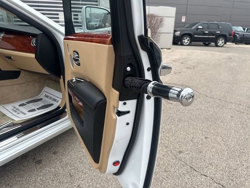 Used 2014 Rolls-Royce Ghost RWD image 21
