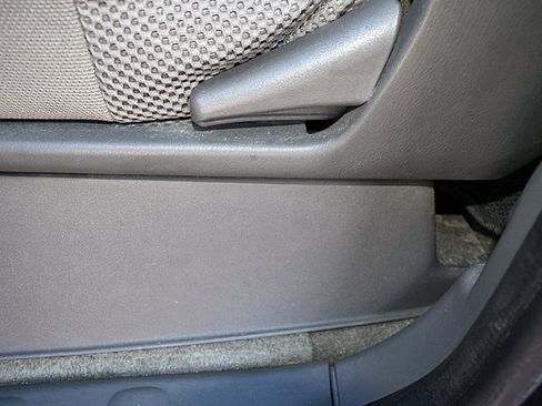 Used 2017 Nissan Frontier SV w/ SV Value Truck Package image 18