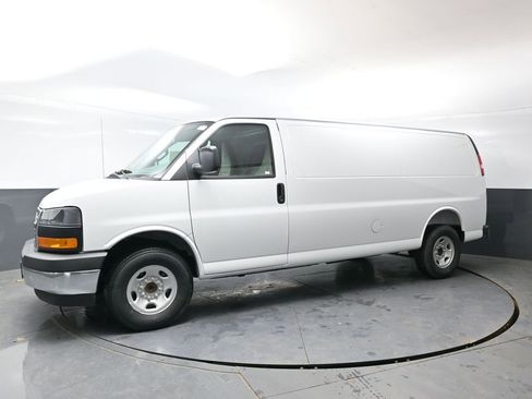 New 2026 GMC Savana 2500 Extended w/ Enhanced Convenience Package image 6