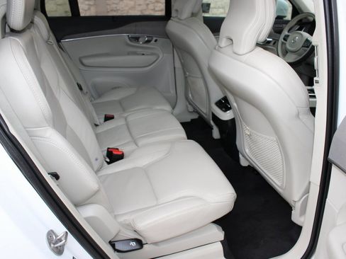 Used 2025 Volvo XC90 B6 Ultra w/ Lounge Package image 19