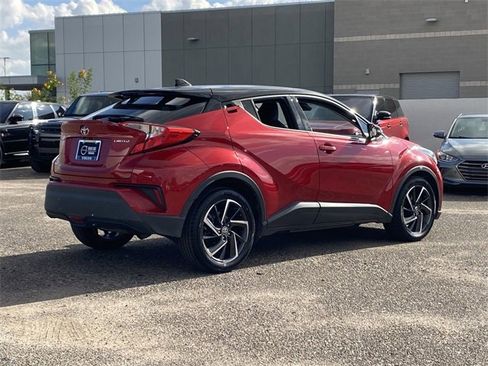 Used 2022 Toyota C-HR image 7