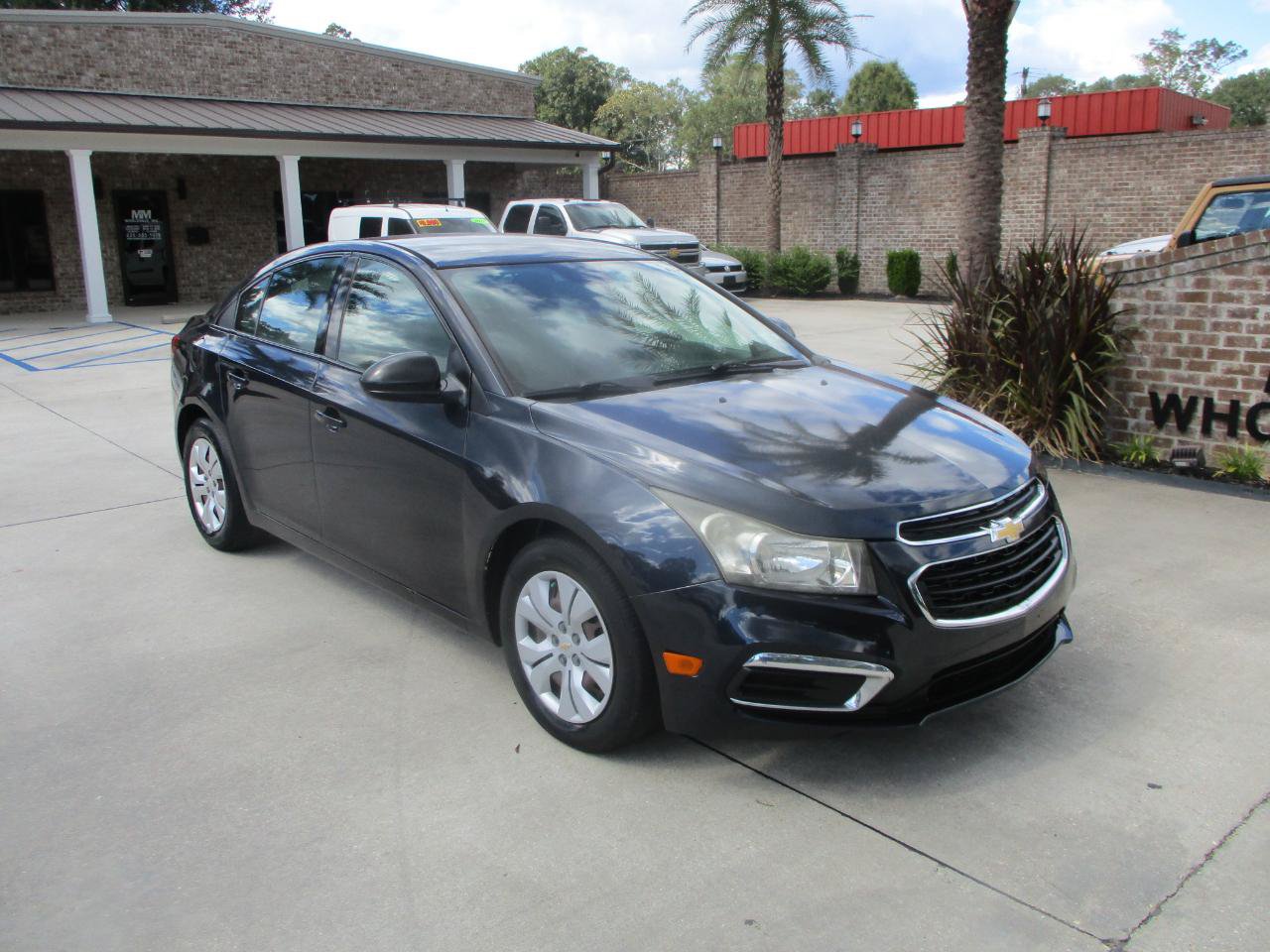 Used 2015 Chevrolet Cruze LS FWD image 3