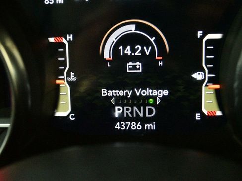 Used 2022 Jeep Wrangler Unlimited Sahara image 49