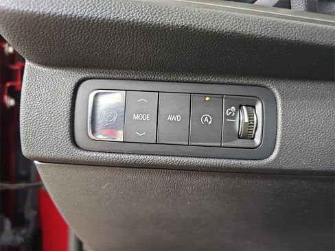 Certified 2024 Chevrolet Traverse LT image 32