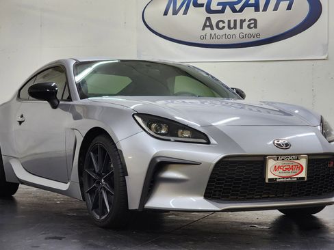 Used 2023 Toyota GR86 Premium image 2