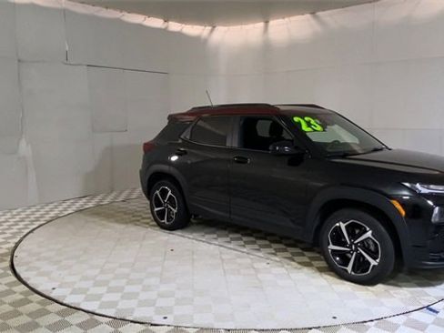 Used 2023 Chevrolet TrailBlazer RS image 2