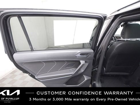 Used 2022 Volkswagen Tiguan SE R-Line image 11