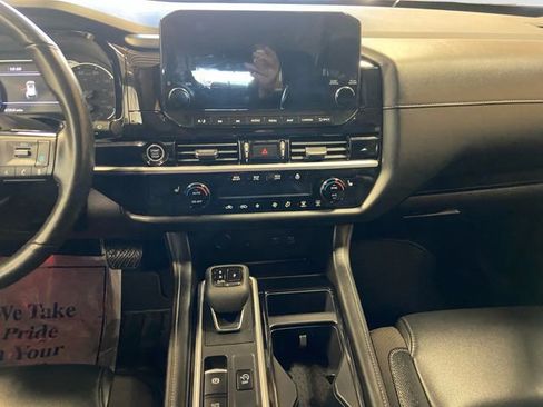 Certified 2023 Nissan Pathfinder SL image 11
