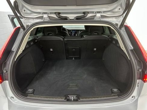 Certified 2025 Volvo V60 B5 Cross Country Plus AWD/4WD image 6