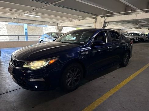Used 2020 Kia Optima LX FWD image 1