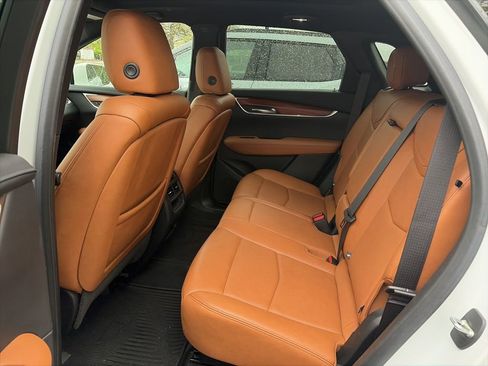 Used 2020 Cadillac XT5 Premium Luxury FWD image 6