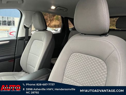 Used 2022 Ford Escape SE image 8