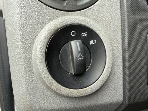 Used 2014 Ford E-250 and Econoline 250 w/ Power Group image 23