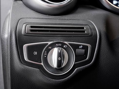 Used 2021 Mercedes-Benz GLC 300 image 10