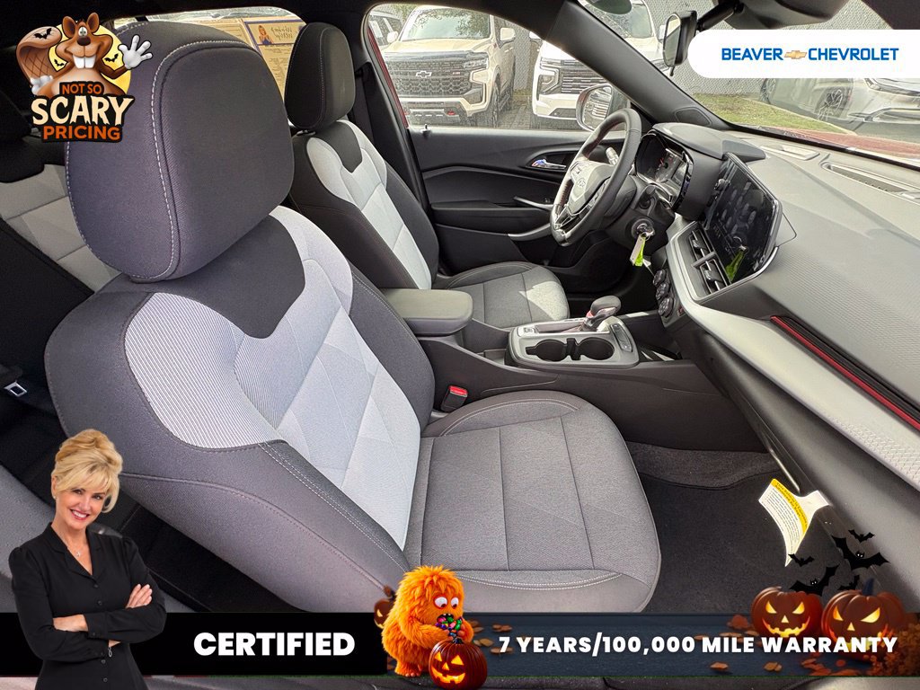 Used 2025 Chevrolet Trax RS w/ Sunroof Package FWD image 28