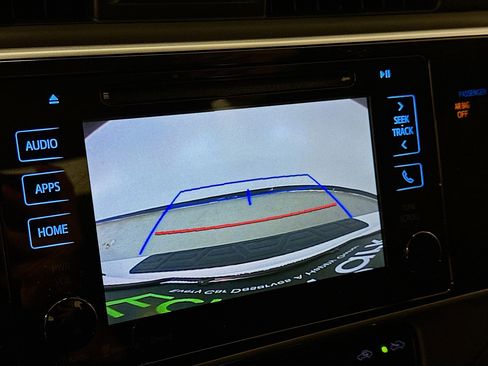 Used 2018 Toyota Corolla SE FWD image 22
