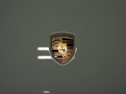 Certified 2025 Porsche Macan AWD/4WD image 29