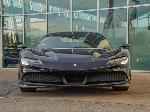 Used 2023 Ferrari SF90 Spider image 8