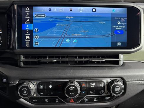 Used 2024 Jeep Gladiator Mojave image 25