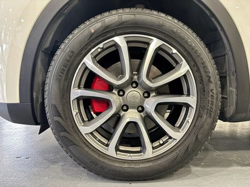 Used 2017 Maserati Levante AWD/4WD image 47