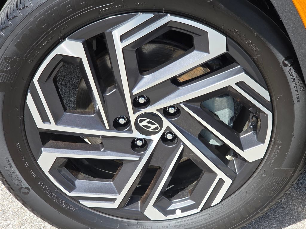 Used 2026 Hyundai Tucson Limited AWD/4WD image 22