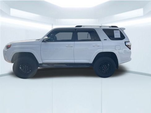 Used 2022 Toyota 4Runner SR5 Premium image 10