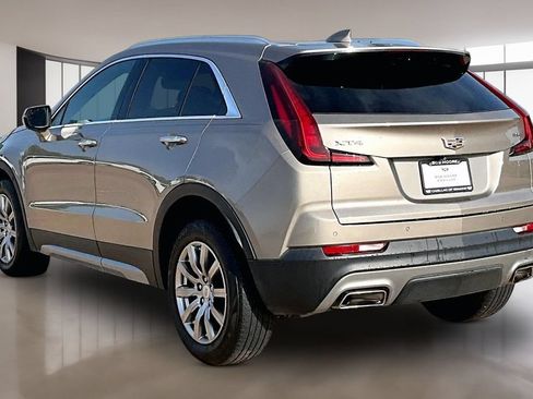 Used 2022 Cadillac XT4 Premium Luxury w/ Enhanced Visibility Package FWD image 12