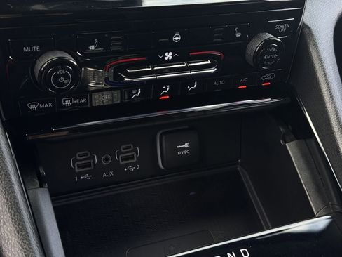 Used 2023 Jeep Grand Cherokee Altitude image 20