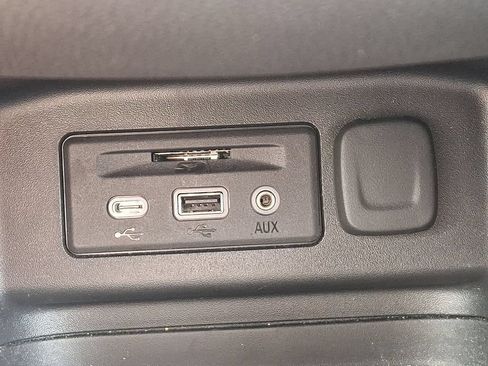 Certified 2024 Chevrolet Equinox RS w/ RS Leather Package FWD image 25