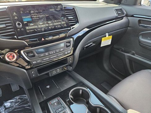 New 2026 Honda Ridgeline Black Edition image 13