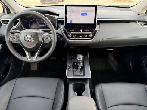 Used 2026 Toyota Corolla Cross XLE w/ Convenience Package image 23