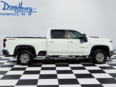 Used 2024 Chevrolet Silverado 2500 LT AWD/4WD image 6