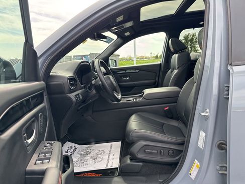 Certified 2024 Honda Pilot TrailSport image 33